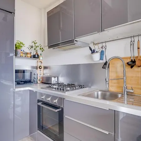 Апартаменты Joli Avec Grand Balcon Centre