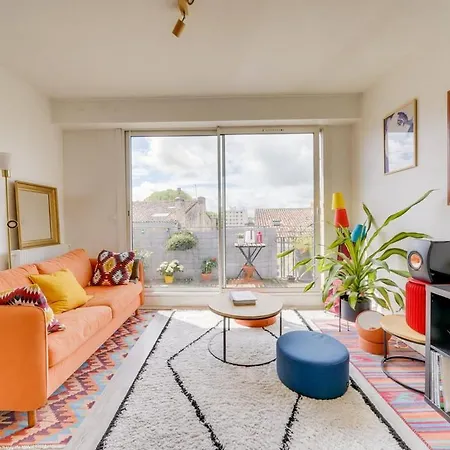 Apartment Joli Avec Grand Balcon Centre *