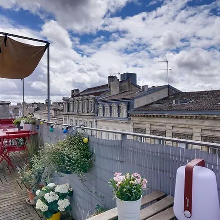 Daire Joli Avec Grand Balcon Centre *