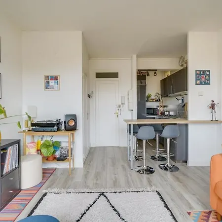 Joli Avec Grand Balcon Centre Апартаменты
