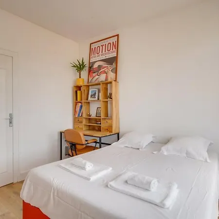 Joli Avec Grand Balcon Centre Daire *
